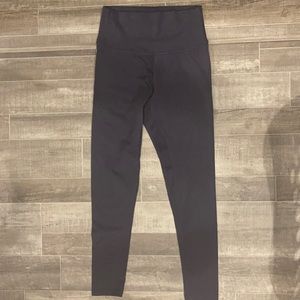 I am selling lululemon leggings